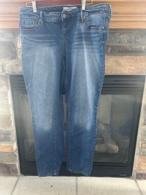 Torrid Premium Denim Skinny Jeans Size 14 like new Stretch Blue High Rise Plus